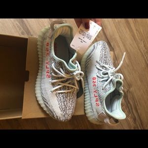 Yeezy Boost 350 V2 Blue Tint size 5